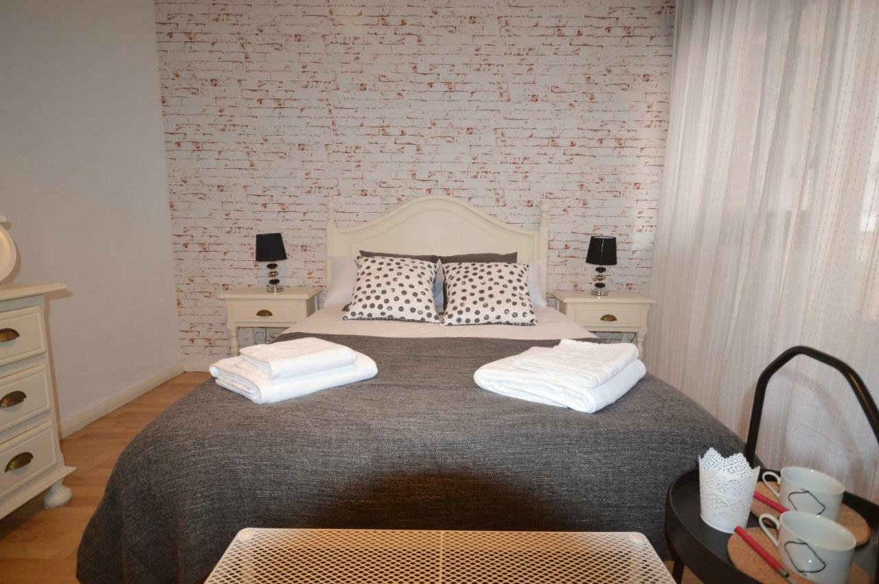 Apartamento Fleta Apartment ซาราโกซา ภายนอก รูปภาพ